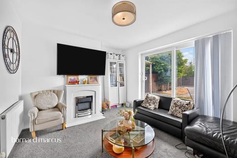 3 bedroom terraced house for sale, Hatch Gardens, Tadworth