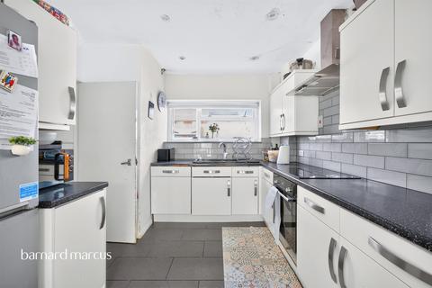 3 bedroom terraced house for sale, Hatch Gardens, Tadworth