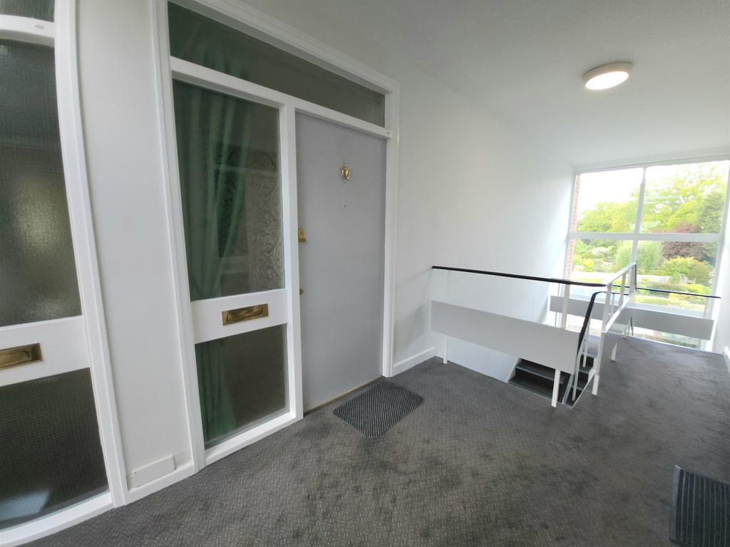 Apartment in Solihull - View 2