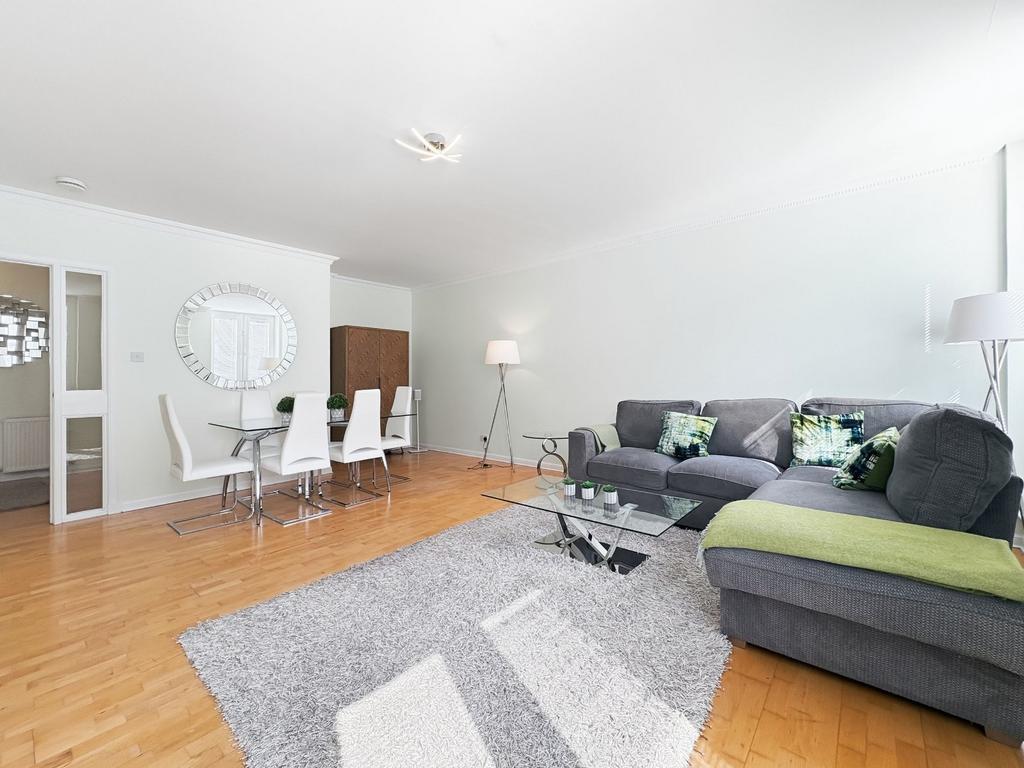 Apartment in Edinburgh, Silvermills, New Town/Broughton - View 3