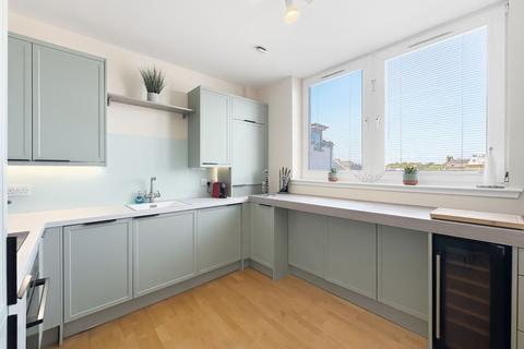 2 bedroom flat for sale, 27/8 Fettes Row, New Town, Edinburgh, EH3