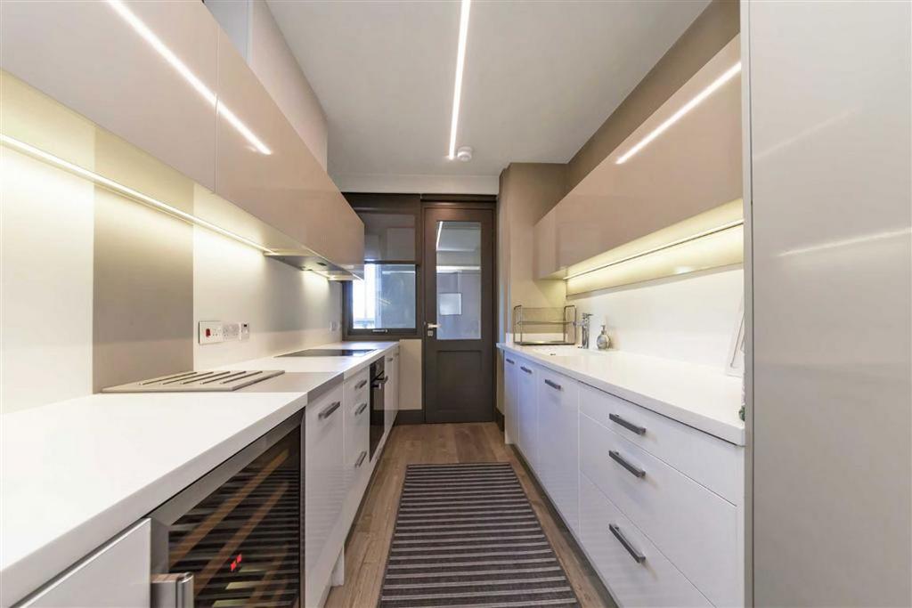 Apartment in London - View 3