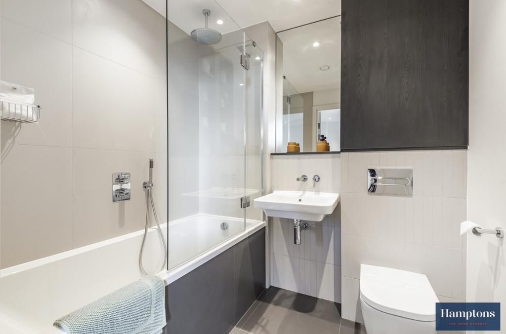 Apartment in Croydon - More