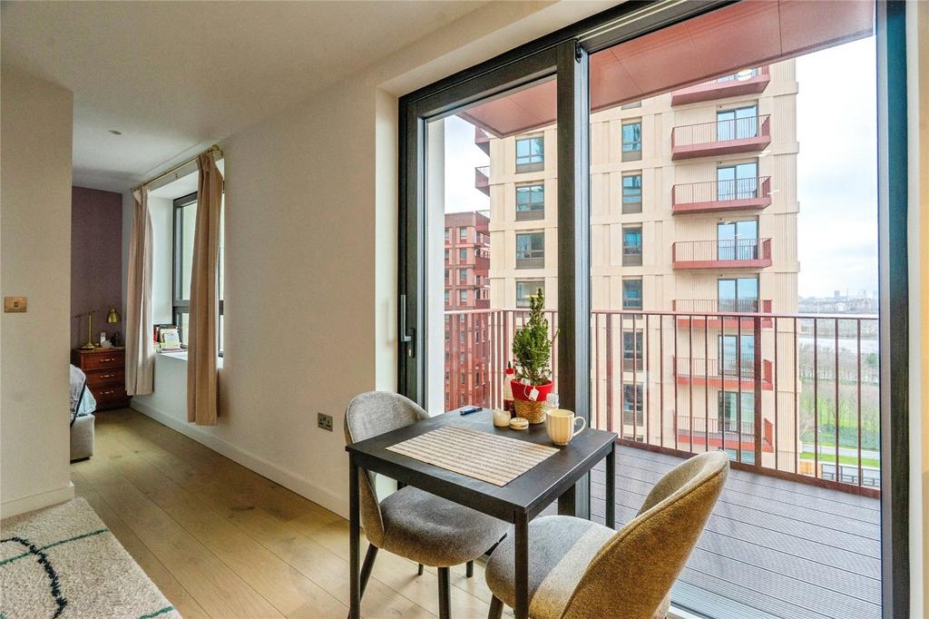 House in London - View 5