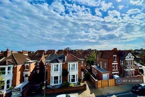 1 bedroom flat to rent, Craneswater Avenue, Southsea, PO4