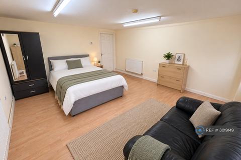 1 bedroom flat to rent, Almorah Road, Hounslow, TW5