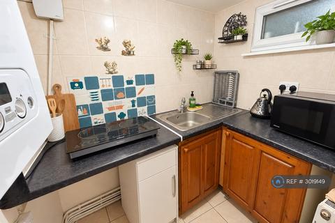 1 bedroom flat to rent, Almorah Road, Hounslow, TW5
