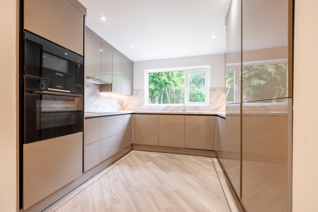 House in Giffnock, Evan, Braidbar - View 4