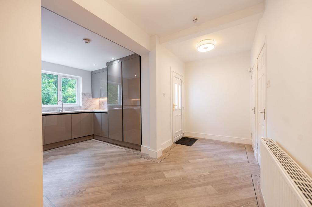 House in Giffnock, Evan, Braidbar - View 5
