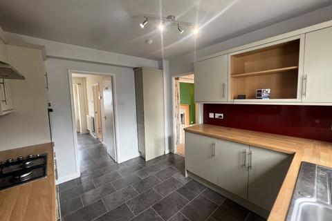3 bedroom semi-detached house for sale, 255 Oldbury Road, Worcester, WR2 6JT