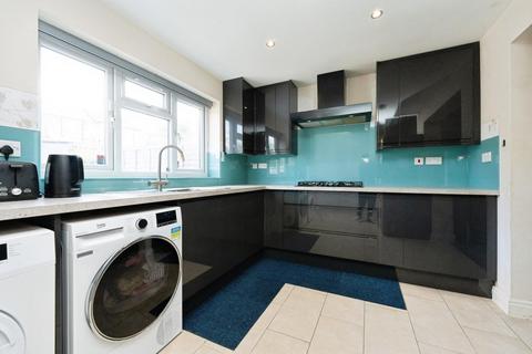 3 bedroom terraced house for sale, Scarsdale Road, Harrow