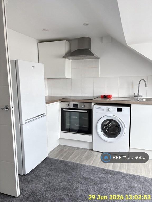Apartment in Bournemouth, West Cliff - View 4