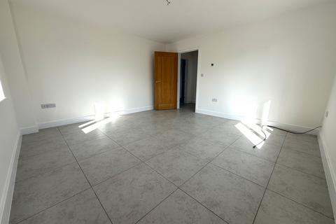 4 bedroom detached house to rent, Sutton Crescent, Freethorpe NR13