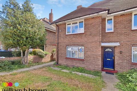 2 bedroom maisonette to rent, Chelmsford Avenue, ROMFORD
