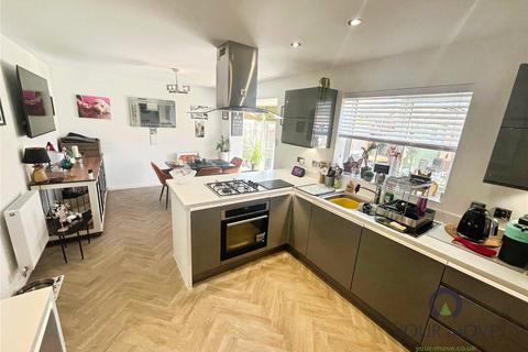 4 bedroom detached house to rent, Deepfields Drive, Heanor DE75