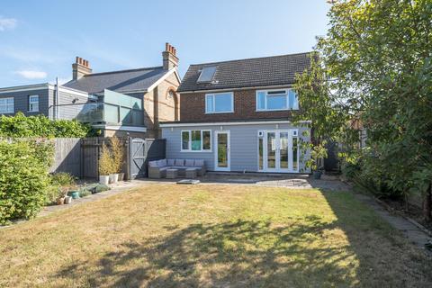 4 bedroom detached house for sale, Barrow Hill, Sellindge, TN25
