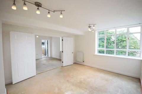 2 bedroom flat to rent, Peninsula Square, Hampshire SO23