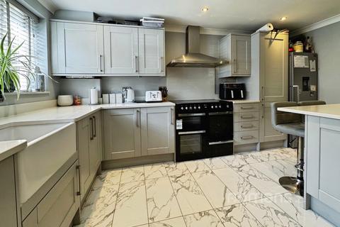 3 bedroom semi-detached house for sale, Dovedale Close, Owlsmoor, Sandhurst