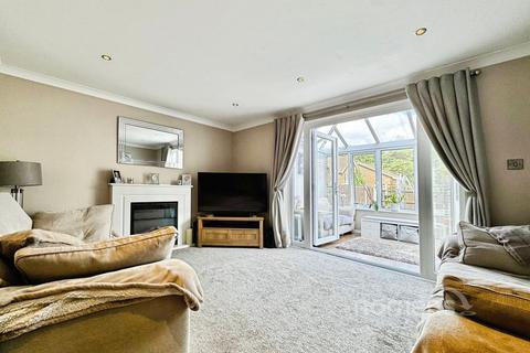 3 bedroom semi-detached house for sale, Dovedale Close, Owlsmoor, Sandhurst