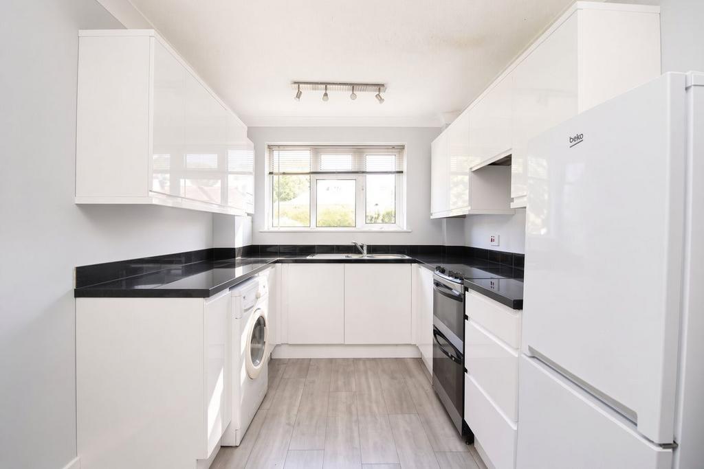 Apartment in WESTBOURNE - View 5
