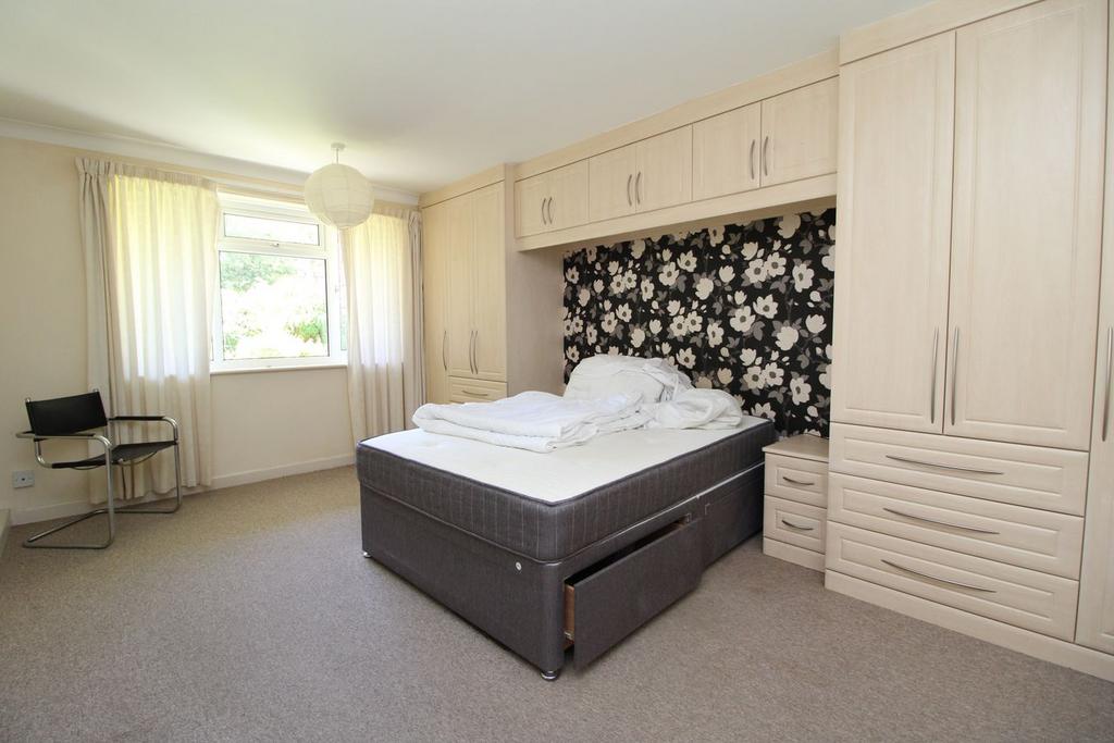 Apartment in WESTBOURNE - More
