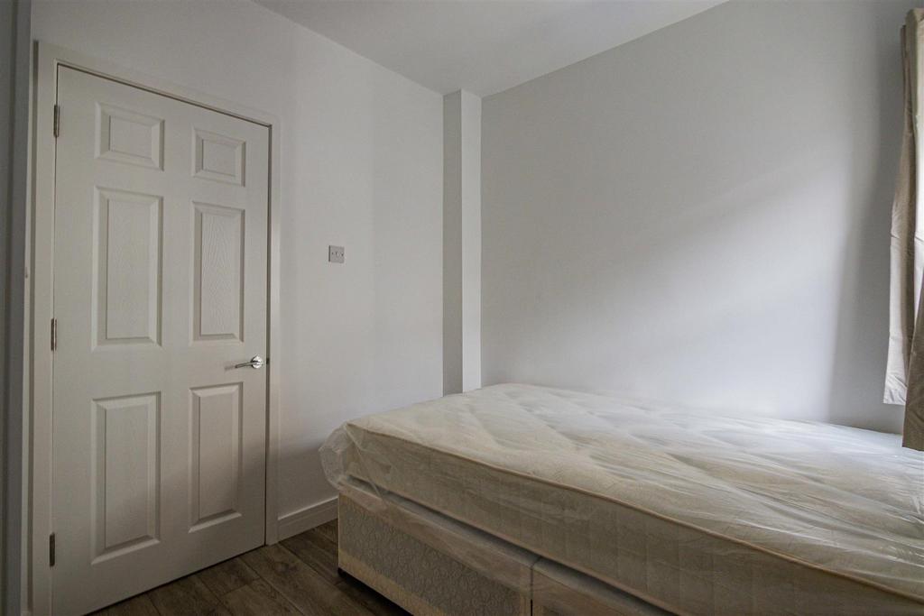 Apartment in Cardiff, Maindy, Cathays - View 4
