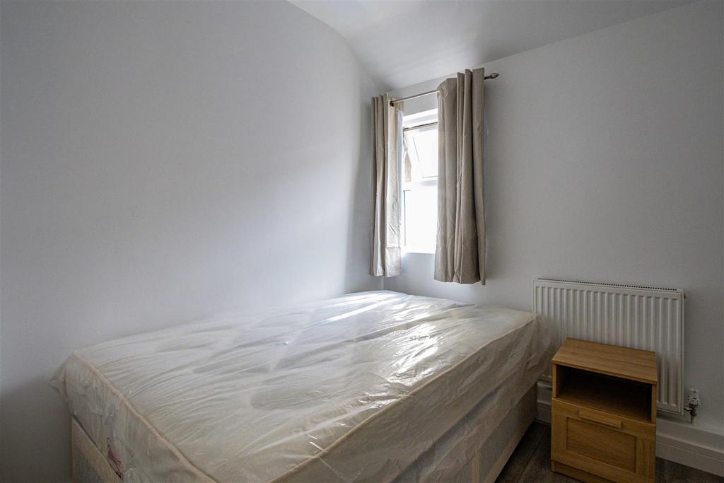 Apartment in Cardiff, Maindy, Cathays - View 5