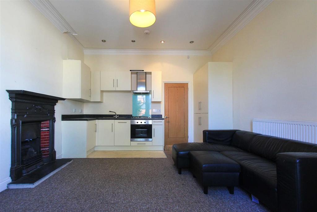 Apartment in Cardiff, Plasnewydd, Roath - View 2