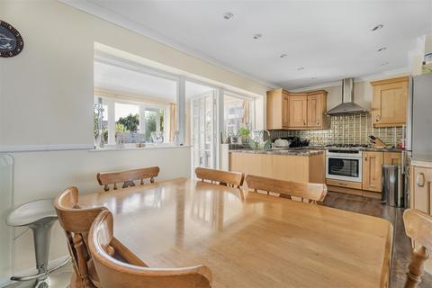 3 bedroom semi-detached house for sale, Wimborne Close, Buckhurst Hill