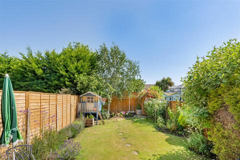 3 bedroom semi-detached house for sale, Wimborne Close, Buckhurst Hill