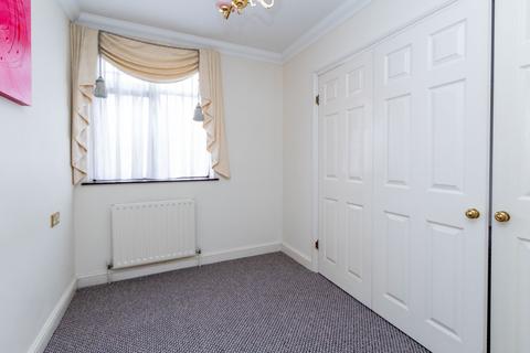 2 bedroom apartment for sale, Edgware Way, Eaton Court, HA8