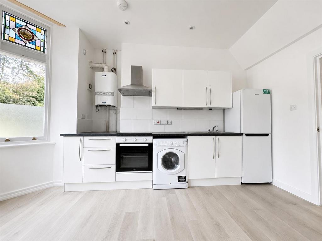 Apartment in Cardiff, Plasnewydd, Roath - View 2