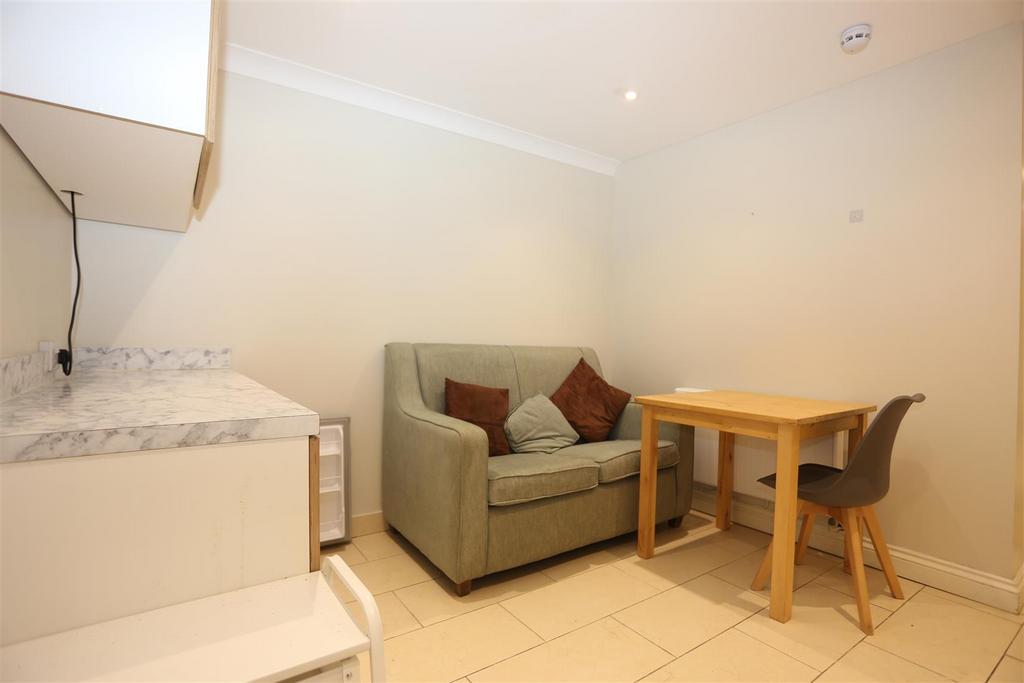 Apartment in Brighton - View 4