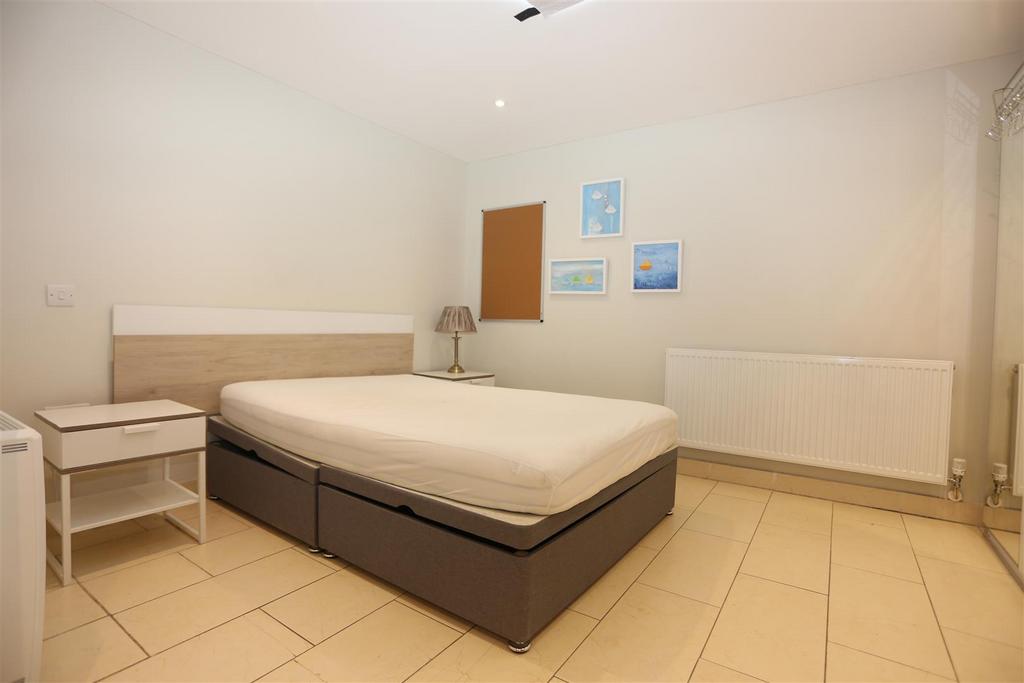 Apartment in Brighton - More