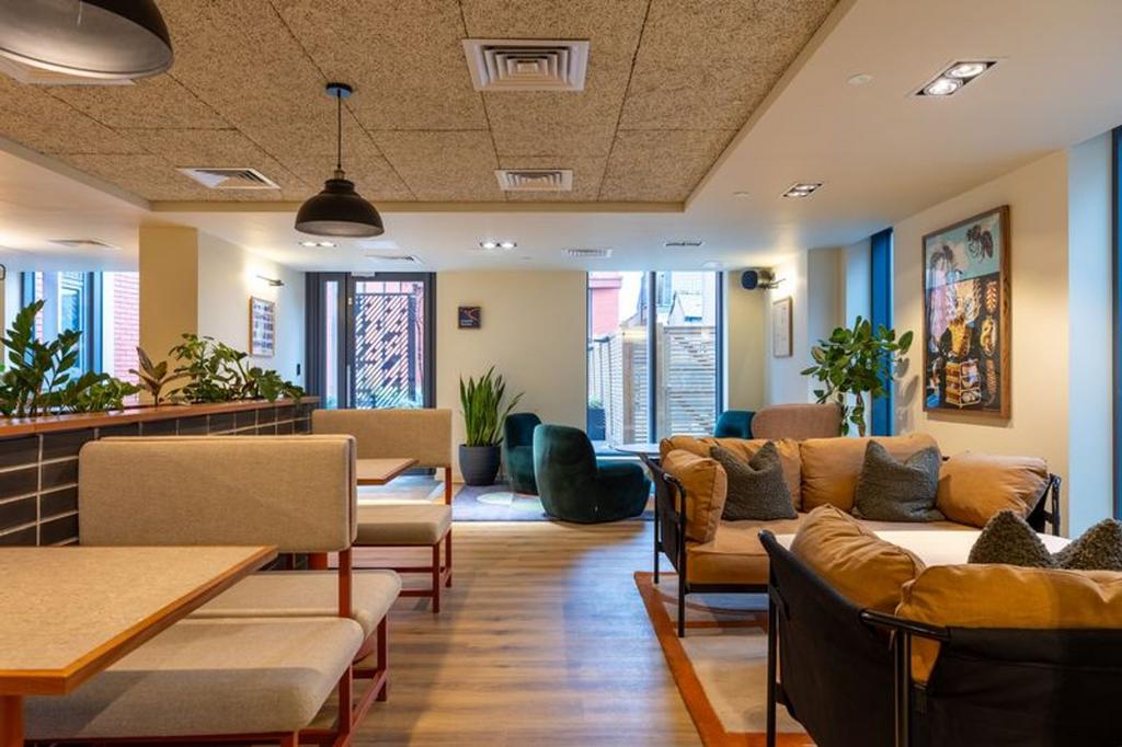 Apartment in Manchester - View 5