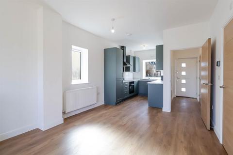 4 bedroom semi-detached house to rent, Stone Crescent, Cheltenham