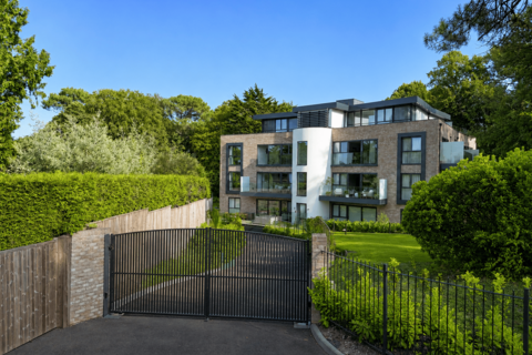 2 bedroom apartment for sale, Martello Road South, Canford Cliffs, Poole, BH13