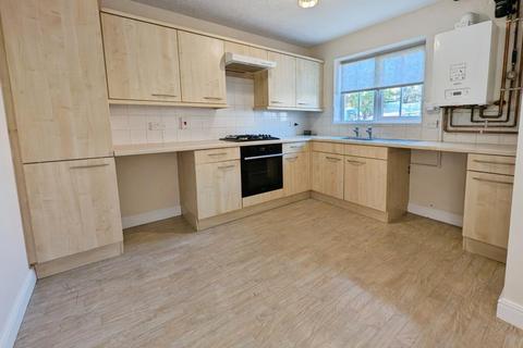 2 bedroom terraced house to rent, Fir Tree Close, Redditch B97 6JF