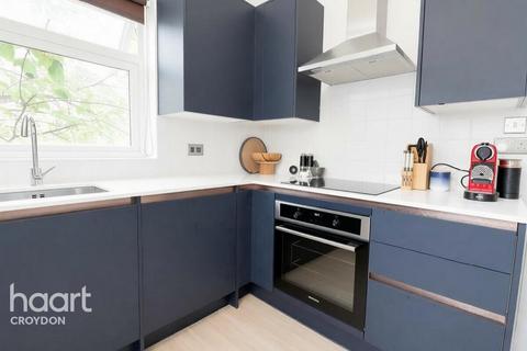 2 bedroom flat to rent, Warham Road, SOUTH CROYDON