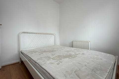 3 bedroom semi-detached house to rent, Barrowmead Drive, Bristol, BS11