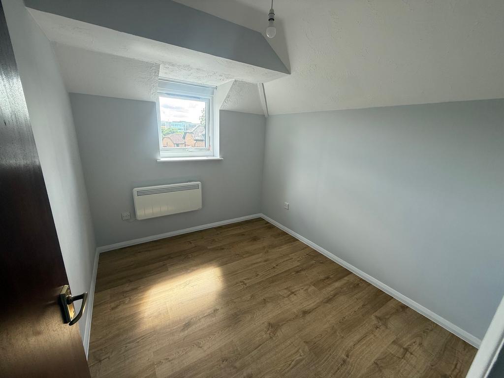 Apartment in Bristol, Little Stoke - View 5