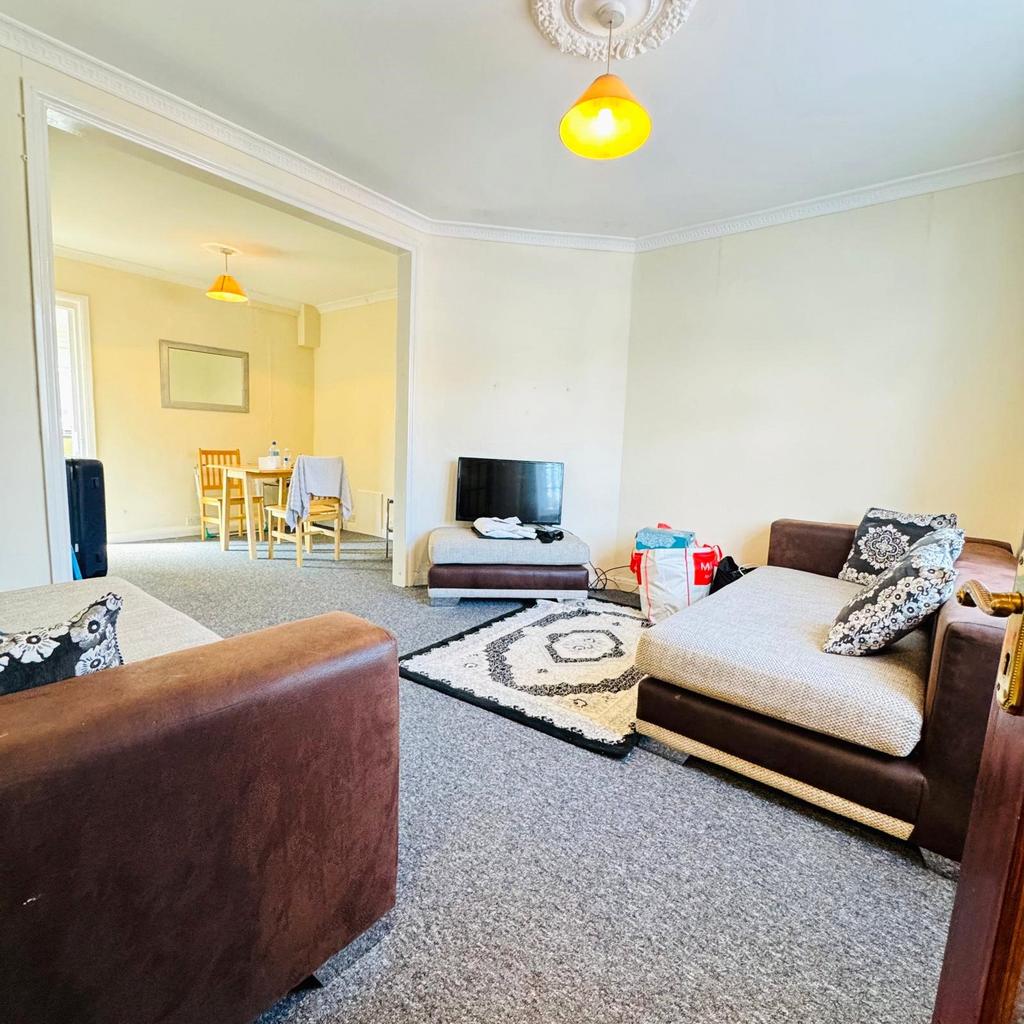 House in Uxbridge - View 2