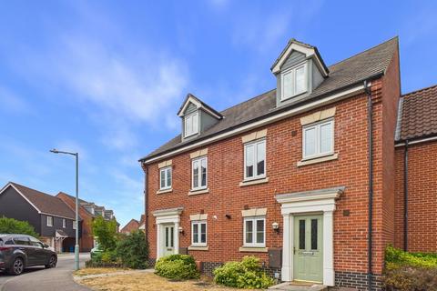 3 bedroom terraced house for sale, Juniper Road, Bury St Edmunds IP32