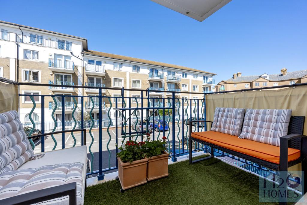Apartment in Brighton - View 3