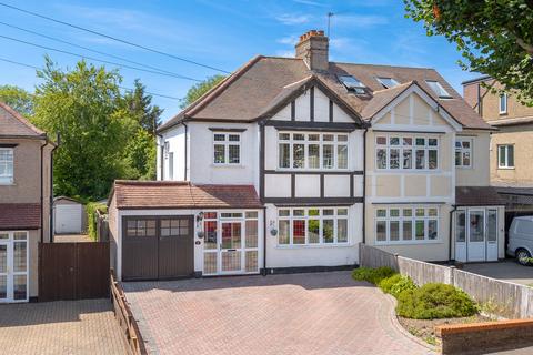 Redford Avenue, Coulsdon CR5