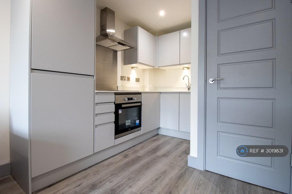 Apartment in Stanningley, Pudsey - View 3