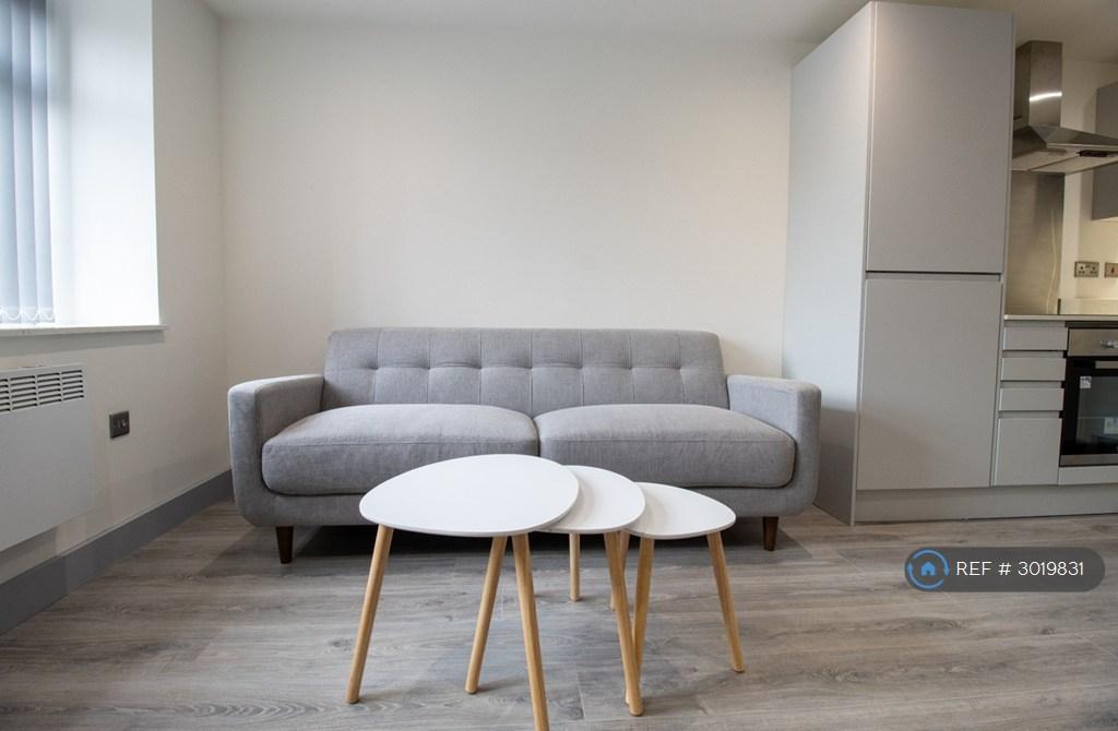 Apartment in Stanningley, Pudsey - More