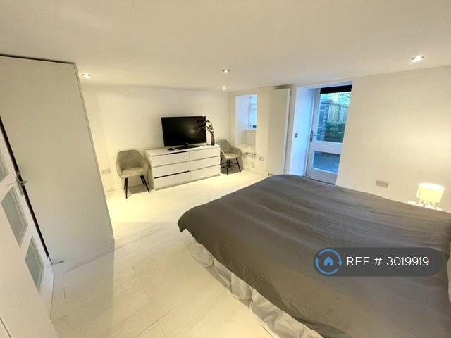 Apartment in Edinburgh - View 2