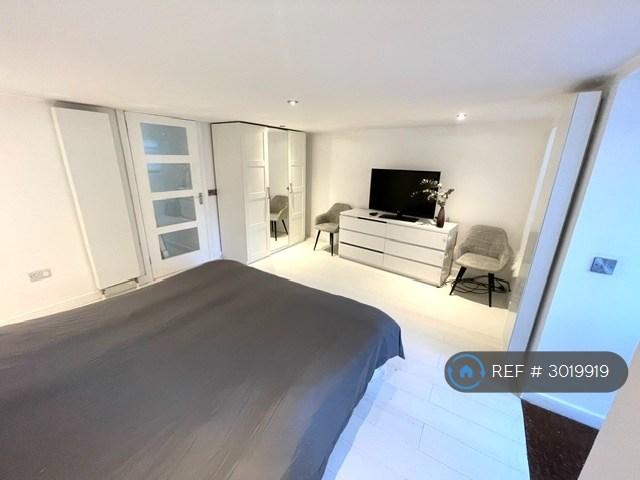 Apartment in Edinburgh - View 3