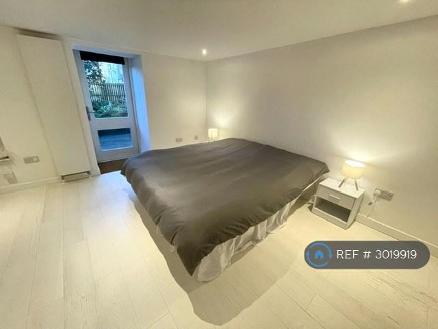 Apartment in Edinburgh - View 4